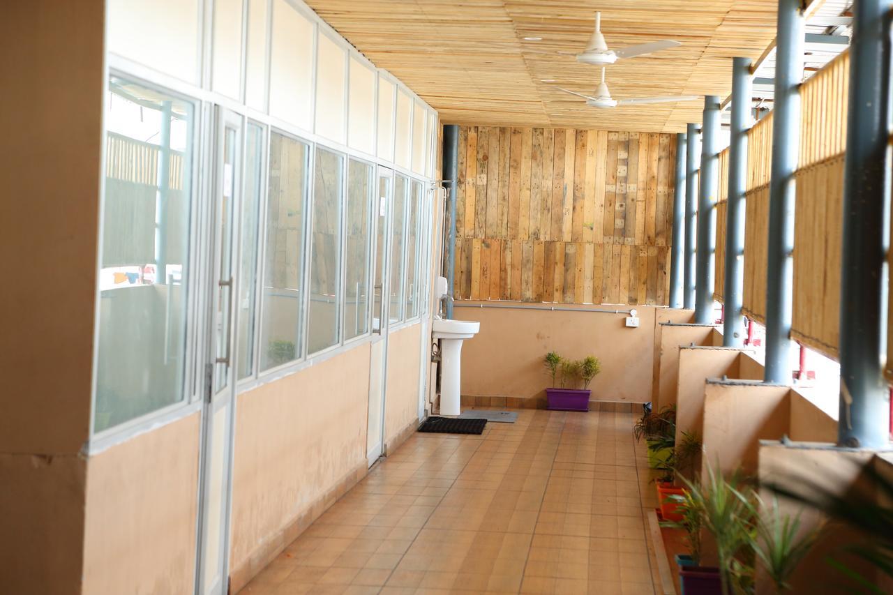 Abhayaa Hotel Visakhapatnam Exterior foto