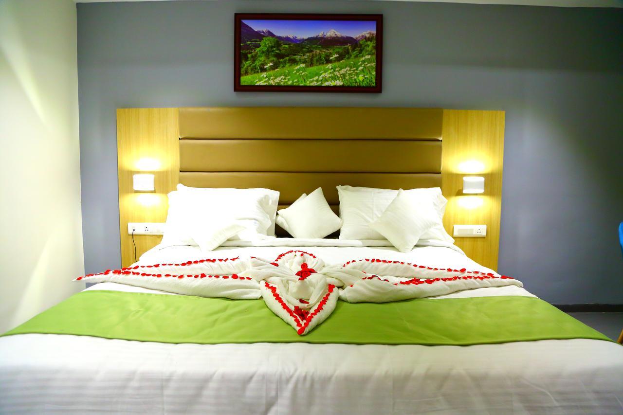 Abhayaa Hotel Visakhapatnam Exterior foto
