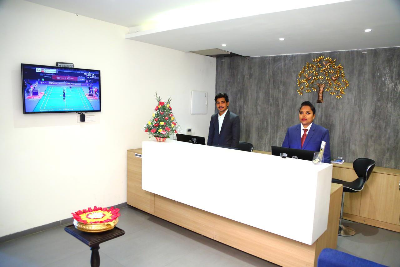 Abhayaa Hotel Visakhapatnam Exterior foto
